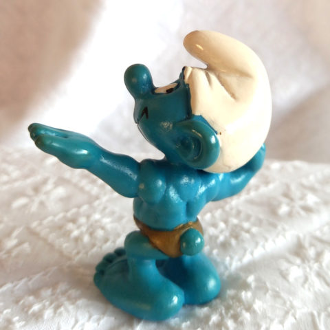 20417 Bodybuilder Promo Smurf With Gold Shorts “Sport & Fitness”