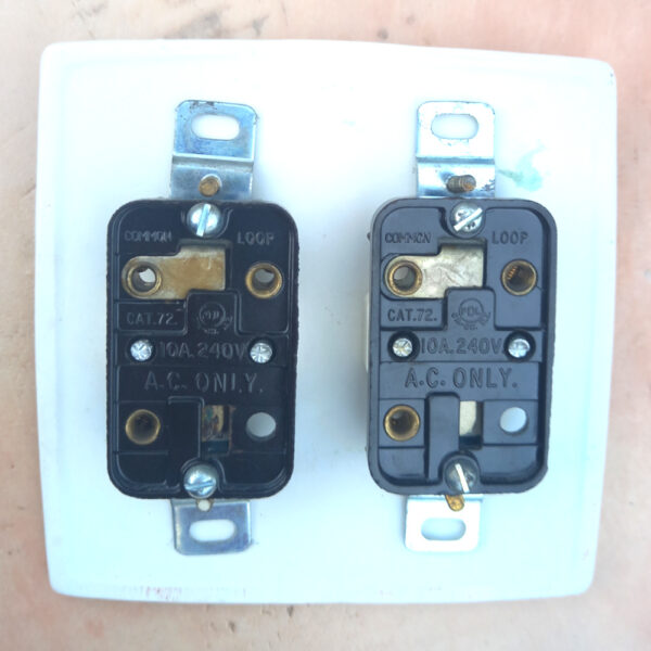 Retro Double Light Switch 240V 10A with Ceramic Cover - Image 2