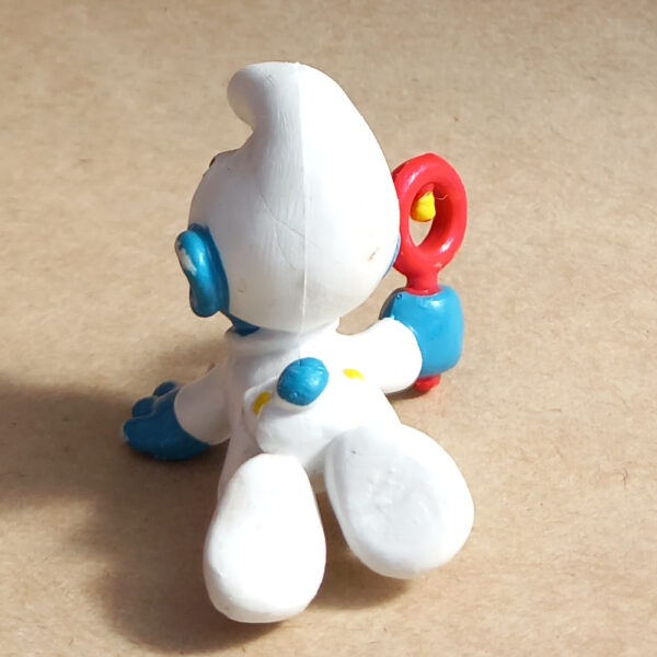 20179 White Baby Smurf with Rattle (Babyschlumpf Weiss) - Image 4