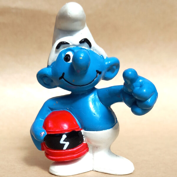 Smurf with Motorcycle Helmet (Schlumpf mit Motorradhelm)